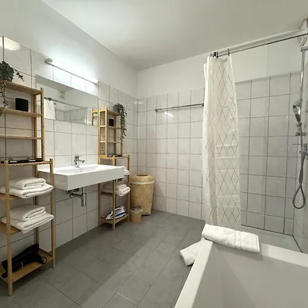 Serles - Im Zentrum Von *